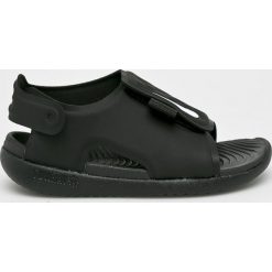 Nike Kids - Sandały dziecięce Sunray Adjust 5. Czarne sandały chłopięce Nike Kids, z materiału, bez zapięcia. Za 99,90 zł.