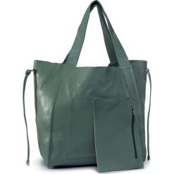 Torebka CREOLE - K10726 Zielony. Zielone torebki klasyczne damskie Creole, bez wzorów, ze skóry, klasyczne, bez dodatków. Za 339,00 zł.