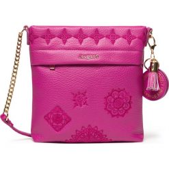 Desigual Alegria Kemi Cross body bag Różowy. Różowe torebki klasyczne damskie Desigual, z haftami, z materiału, z aplikacjami. Za 274,95 zł.
