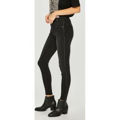 Medicine - Jeansy Shimmering Fantasy. Czarne jeansy damskie skinny marki MEDICINE, z elastanu. Za 139,90 zł.