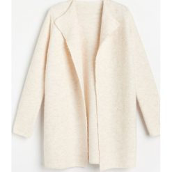 Kardigan z szerokimi klapami -. Swetry damskie Reserved, s, bez wzorów. Za 139,99 zł.