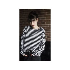OVERSIZED STRIPES LONGSLEEVE. Czarne bluzy damskie marki The Hive, s, w paski, bez rękawów, bez kaptura. Za 119,00 zł.