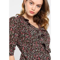 Bluzki damskie: Miss Selfridge Petite DITSY WRAP BLOUSE Bluzka black