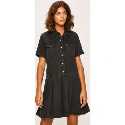 Levi's - Sukienka. Czarne sukienki damskie Levi's®, na co dzień, s, bez wzorów, z bawełny, casualowe, bez kołnierzyka, z krótkim rękawem, krótkie, mini, rozkloszowane. W wyprzedaży za 199,90 zł.