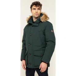Kurtka zimowa TOMMY HILFIGER Hampton Down MW0MW11504. Zielone kurtki męskie TOMMY HILFIGER, na zimę, s, bez wzorów, z bawełny, bez kaptura. W wyprzedaży za 899,00 zł.