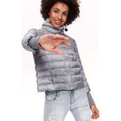 Kurtka ocieplana ze stójką. Szare kurtki damskie Top Secret, na lato, bez wzorów, eleganckie, krótkie, bez kaptura. W wyprzedaży za 99,99 zł.