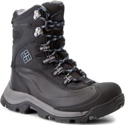 Śniegowce COLUMBIA - Bugaboot Plus III Omni-Heat BL1620 Black/Dark Mirage 010. Czarne śniegowce damskie Columbia, na zimę, ze skóry ekologicznej, na wysokim obcasie, bez zapięcia. W wyprzedaży za 369,00 zł.