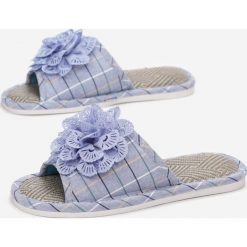 Niebieskie Kapcie Criatai. Niebieskie kapcie damskie Renee. W wyprzedaży za 24,99 zł.