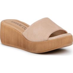 Klapki LASOCKI - 2214-04ME Beige. Brązowe klapki damskie Lasocki, bez wzorów, ze skóry, bez obcasa, na obcasie. Za 129,99 zł.