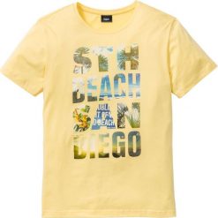 T-shirt z nadrukiem Regular Fit bonprix żółty. Żółte koszulki męskie bonprix, s, z nadrukiem, bez kołnierzyka, bez rękawów. Za 34,99 zł.