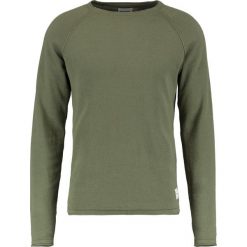 Swetry klasyczne męskie: Only & Sons ONSALEXO CREW NECK Sweter olive night