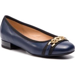 Półbuty GEOX - D Wistrey C D924GC 08554 C0064 Blue/Black. Niebieskie półbuty damskie Geox, na co dzień, bez wzorów, ze skóry ekologicznej, bez obcasa, na obcasie, bez zapięcia. W wyprzedaży za 279,00 zł.