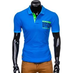 KOSZULKA MĘSKA POLO Z NADRUKIEM S904 - NIEBIESKA. Niebieskie koszulki męskie Ombre Clothing, s, z nadrukiem, polo, bez rękawów. Za 34,99 zł.