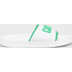 Calvin Klein Underwear - Klapki. Białe klapki damskie Calvin Klein Underwear, bez wzorów, z materiału, bez obcasa, na obcasie. W wyprzedaży za 129,90 zł.