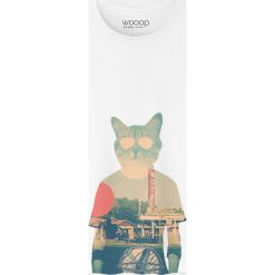 Koszulka "Cool Cat" w kolorze białym. Białe koszulki damskie Wooop, l, bez wzorów, z bawełny, z okrągłym kołnierzem. W wyprzedaży za 56,95 zł.