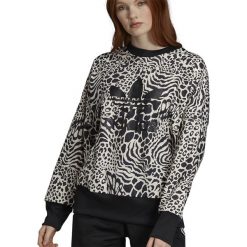 ADIDAS SWEATSHIRT > DU8193. Bluzy damskie Adidas, z aplikacjami, z poliesteru, bez rękawów, długie, bez kaptura. Za 289,99 zł.