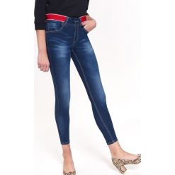 Jeansowe spodnie slim. Niebieskie spodnie damskie Top Secret, na lato, s, bez wzorów, z jeansu. W wyprzedaży za 59,99 zł.