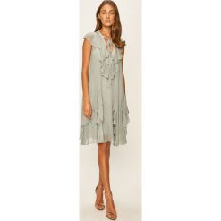 Twinset - Sukienka. Niebieskie sukienki damskie Twinset, bez wzorów, z poliesteru, bez kołnierzyka, bez rękawów, midi, rozkloszowane. W wyprzedaży za 699,90 zł.