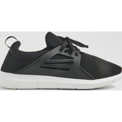 Czarne buty sportowe - Czarny. Czarne buty sportowe damskie Sinsay, bez wzorów, sportowe. Za 59,99 zł.