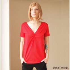 Czerwona dwustronna bluzka S-XL. Czerwone bluzki damskie marki Pakamera, s, z bawełny, z dekoltem w łódkę. Za 65,00 zł.