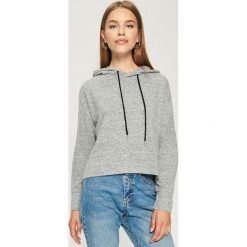 Krótka bluza z kapturem - Jasny szar. Szare bluzy rozpinane damskie Sinsay, l, z krótkim rękawem, krótkie, z kapturem. Za 49,99 zł.