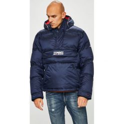 Tommy Jeans - Kurtka. Niebieskie płaszcze męskie marki Tommy Jeans, xl, bez wzorów, z poliesteru, krótkie, z kapturem. W wyprzedaży za 649,90 zł.