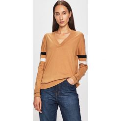Trussardi Jeans - Sweter. Brązowe swetry damskie Trussardi Jeans, s, bez wzorów, z jedwabiu, bez rękawów, bez kaptura. W wyprzedaży za 269,90 zł.