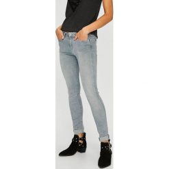 Pepe Jeans - Jeansy Lola. Niebieskie jeansy damskie marki Pepe Jeans, z bawełny. W wyprzedaży za 269,90 zł.