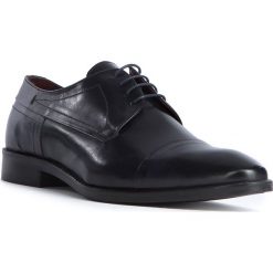 Buty męskie. Niebieskie półbuty męskie Wittchen, bez wzorów, ze skóry, eleganckie, bez zapięcia. W wyprzedaży za 259,90 zł.