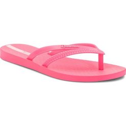 Japonki IPANEMA - Bossa Fem 82067 Pink 24316. Różowe klapki damskie marki Ipanema, bez wzorów, z tworzywa sztucznego, bez obcasa. Za 54,99 zł.