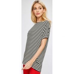 Answear - Top Stripes Vibes. Czarne topy damskie marki ANSWEAR, uniwersalny, z elastanu, z okrągłym kołnierzem. W wyprzedaży za 39,90 zł.
