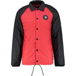 Vans TORREY Kurtka przejściowa red/black. Czerwone marynarki męskie Vans, s, bez wzorów, z poliesteru. W wyprzedaży za 374,50 zł.