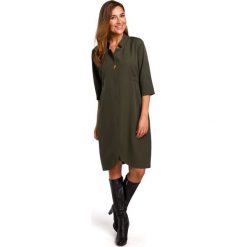Sukienka żakietowa z gumką w tyle - khaki. Brązowe sukienki damskie Style, s, bez wzorów, z elastanu, eleganckie, ze stójką, bez rękawów, mini, plisowane. W wyprzedaży za 188,00 zł.