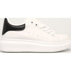 Answear - Buty. Białe buty sportowe damskie ANSWEAR, bez wzorów, z gumy, sportowe. Za 129,90 zł.