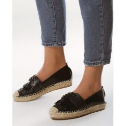 Czarne Espadryle Amazing Grace. Czarne espadryle damskie Born2be, bez wzorów, na niskim obcasie, na platformie. Za 39,99 zł.