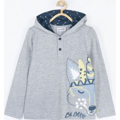 Coccodrillo - Longsleeve dziecięcy 92-122 cm. Szare t-shirty chłopięce marki COCCODRILLO, z nadrukiem, z dzianiny, z długim rękawem. Za 49,90 zł.