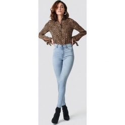 Cheap Monday Jeansy High Spray Stone Bleach - Blue. Niebieskie jeansy damskie marki Cheap Monday. Za 161,95 zł.
