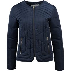 DAY Birger et Mikkelsen DAY MINERAL Kurtka przejściowa dark night. Niebieskie kurtki damskie marki DAY Birger et Mikkelsen, z poliesteru. W wyprzedaży za 844,35 zł.