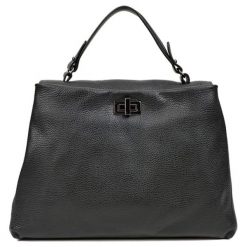 Skórzana torebka w kolorze czarnym - (S)38 x (W)28 x (G)12 cm. Czarne torebki klasyczne damskie Black Friday Bags, w paski, ze skóry, przez ramię, bez dodatków. W wyprzedaży za 259,95 zł.