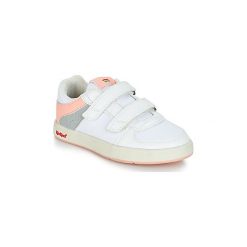 Buty Dziecko Kickers GREADY LOW CDT. Białe trampki dziewczęce Kickers, bez wzorów, bez zapięcia. Za 84,50 zł.