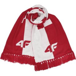 Szalik damski SZD206 - czerwony. Czerwone szaliki damskie bez wzorów. W wyprzedaży za 19,99 zł.