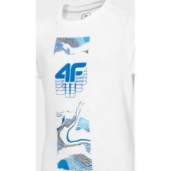 T-shirt chłopięcy (122-164). T-shirty chłopięce bez wzorów, z bawełny, bez rękawów. W wyprzedaży za 24,99 zł.