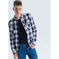 Koszula w kratę - Czarny. Czarne koszule męskie marki Cropp, s. Za 79,99 zł.