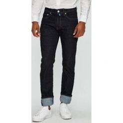 Pierre Cardin - Jeansy. Niebieskie jeansy męskie marki Pierre Cardin, z aplikacjami. W wyprzedaży za 299,90 zł.