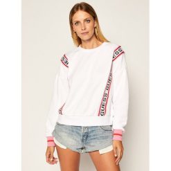 Bluza Guess Clemence W0YQ13 K8800. Białe bluzy damskie Guess, xl, z aplikacjami, bez rękawów, bez kaptura. Za 369,00 zł.