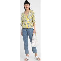 Bluzki damskie: NORR MARLA Bluzka blue/yellow