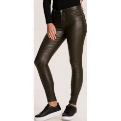 Ciemnozielone Spodnie Skinny Eupherephis. Zielone spodnie damskie Renee, bez wzorów. Za 149,99 zł.