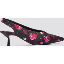 NA-KD Shoes Czółenka na niskim obcasie Plunge - Black,Multicolor. Czarne buty ślubne damskie marki NA-KD Shoes, na niskim obcasie. W wyprzedaży za 48,58 zł.