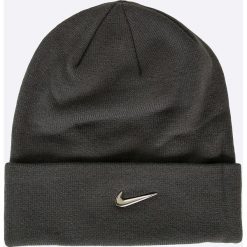 Nike Sportswear - Czapka. Czarne czapki zimowe męskie Nike Sportswear, na zimę, z dzianiny. W wyprzedaży za 59,90 zł.