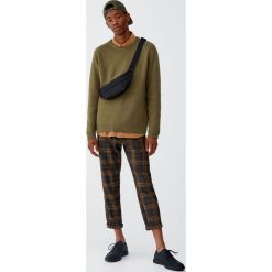 Spodnie tailoring w dużą kratę. Pomarańczowe spodnie męskie marki Pull&Bear, m, bez wzorów. Za 139,00 zł.